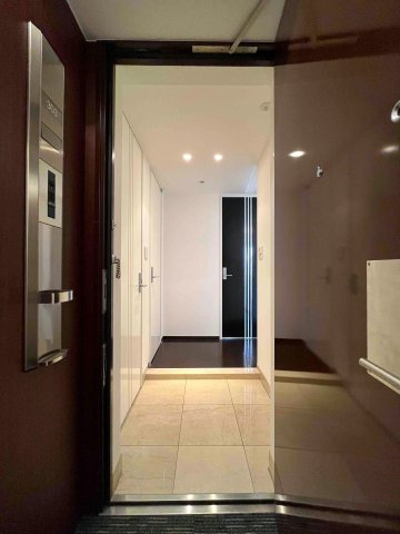 ピアース中目黒の玄関