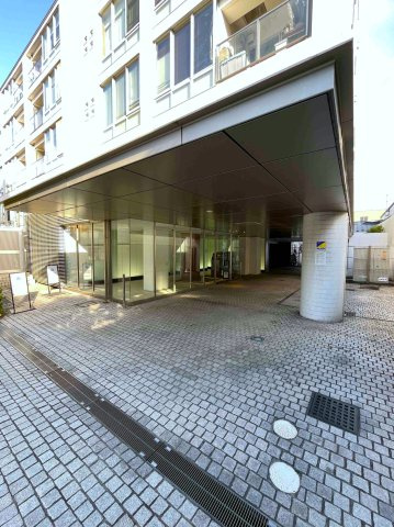 ピアース中目黒のエントランス