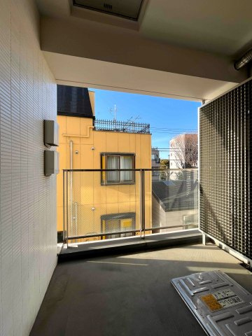 ピアース中目黒のバルコニー