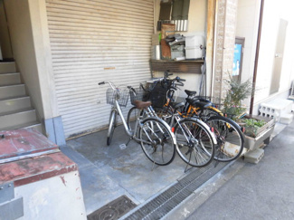 【その他共用部分】 | 敷地内の駐輪スペースです