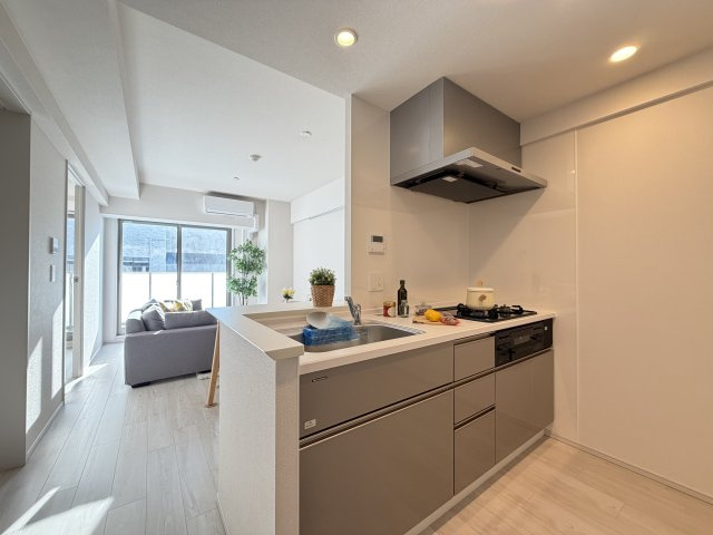 リーフシティ市川　ザ・レジデンスのキッチン|モデルルームです。家具付ではございません。