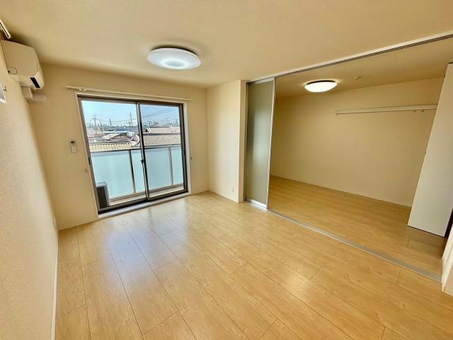 BEREO南条の居間・リビング