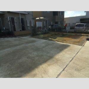 コモンセージの駐車場