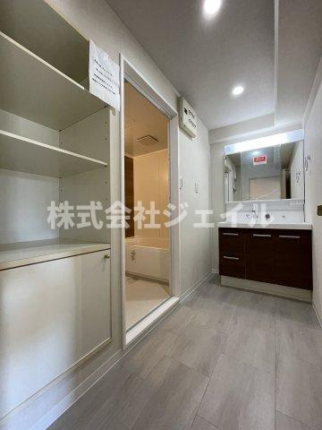 中古マンション　グリーンスクエア三田の洗面所