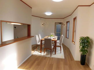 【居間・リビング】 | 町田市森野５丁目リフォーム戸建 | 本画像はCGで作成しており、家具は置かれておりません。また、価格に家具は含まれておりません。