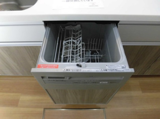 【キッチン】 | 町田市森野５丁目リフォーム戸建 | 食器洗い乾燥機付きのシステムキッチンです。