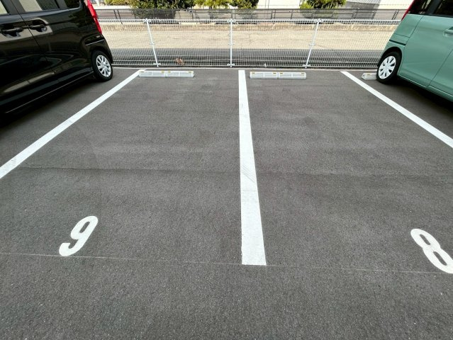 メイプルタウンの駐車場
