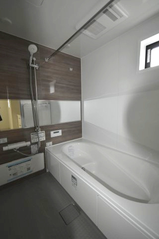 向山4丁目・新築戸建の浴室
