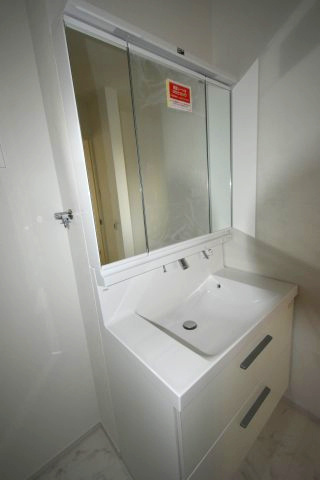 向山4丁目・新築戸建の独立洗面台