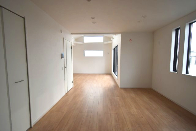 向山4丁目・新築戸建の居間・リビング