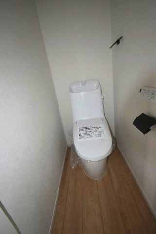 向山4丁目・新築戸建のトイレ