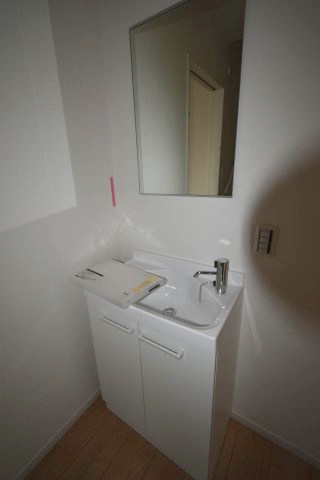 向山4丁目・新築戸建の独立洗面台