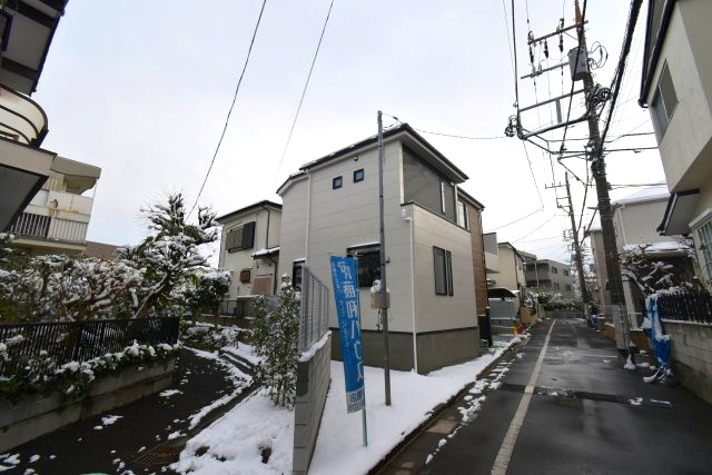 向山4丁目・新築戸建の前面道路含む現地写真
