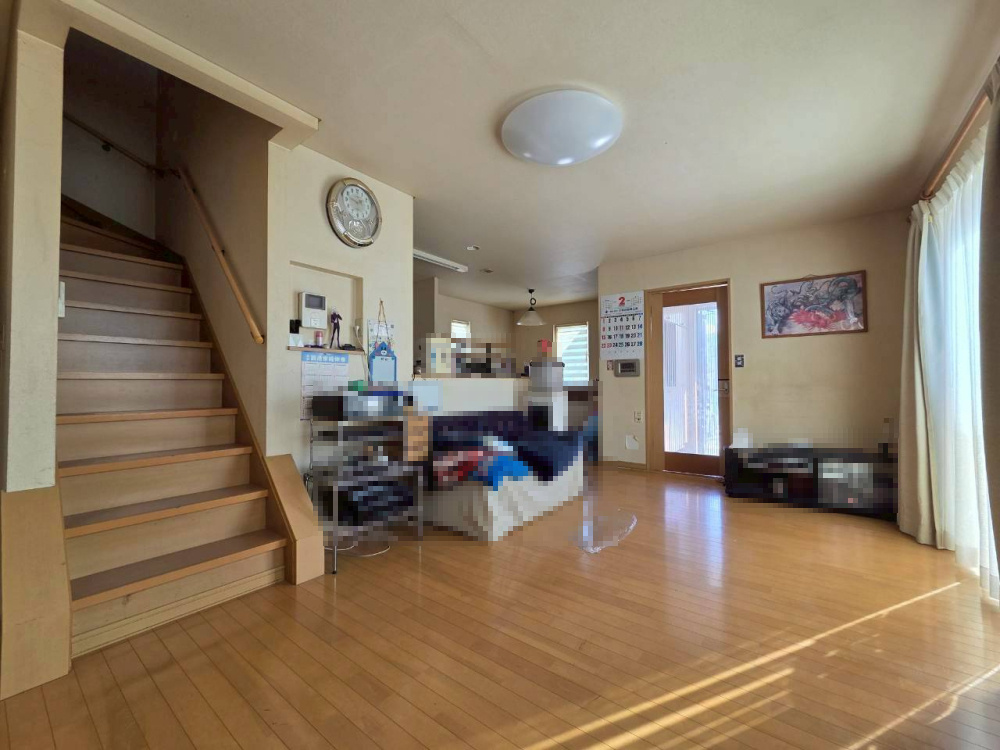 若草町　中古住宅の居間・リビング