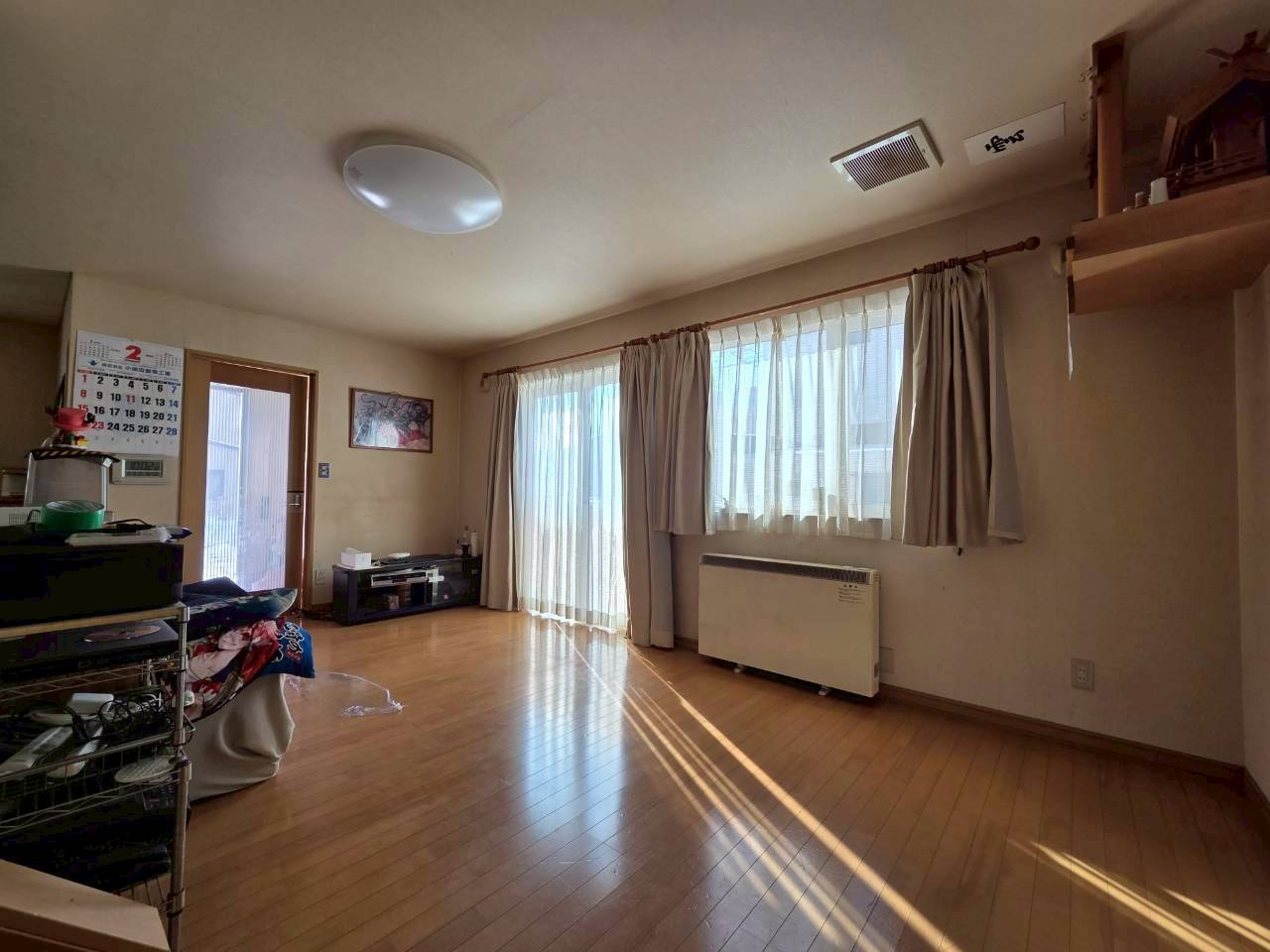 若草町　中古住宅の居間・リビング