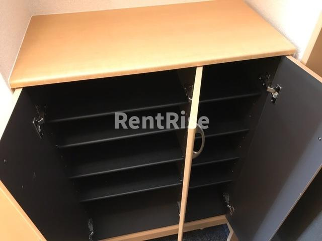 シェルルS|下駄箱