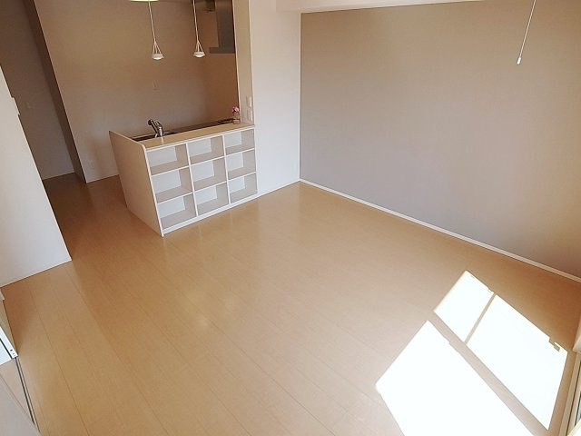 すずらんハイツの内装|非常に広々とし日当りも良好です