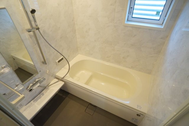 アヴニール西九条の浴室