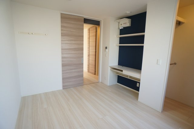 アヴニール西九条の洋室