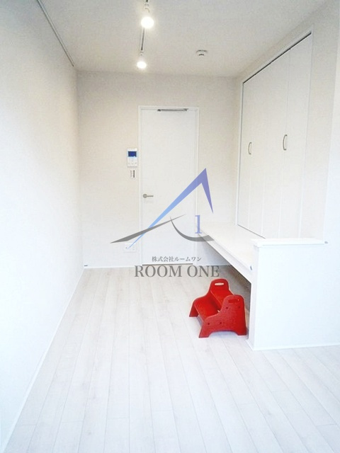 b’CASA Lazo Saiwaiの居間・リビング|洋室のお部屋です。