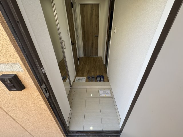 ウイングパレスの玄関