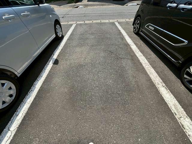 アーク早瀬の駐車場