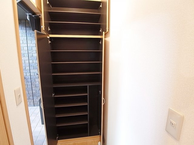 ソレアードの玄関|大容量のシューズＢＯＸ完備