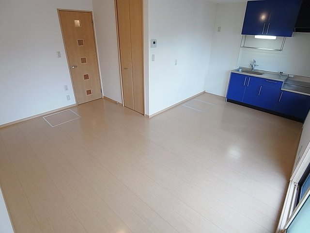 ソレアードの居間・リビング|リビング非常に広々してます