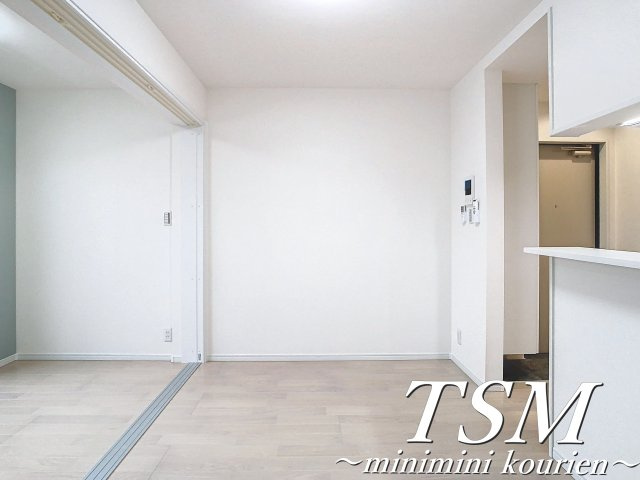 リアフラッツ香里園ＳＯＵＴＨの居間・リビング