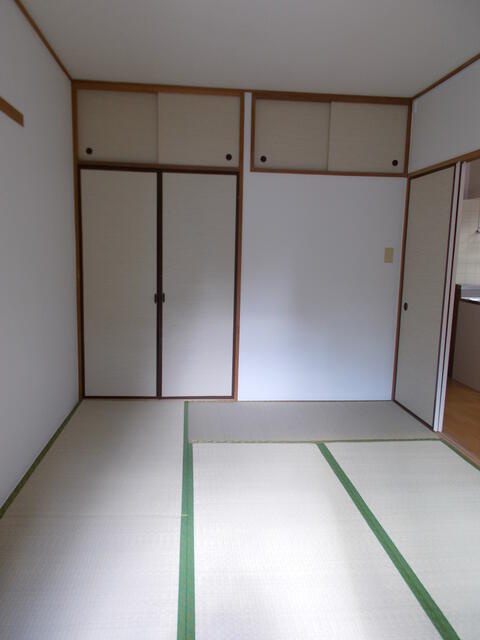 川崎市麻生区高石２丁目の賃貸マンションの和室