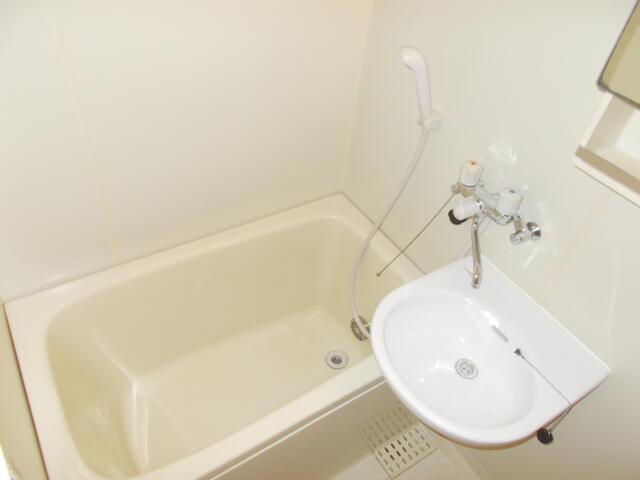 川崎市麻生区高石２丁目の賃貸マンションの浴室|※別部屋参考