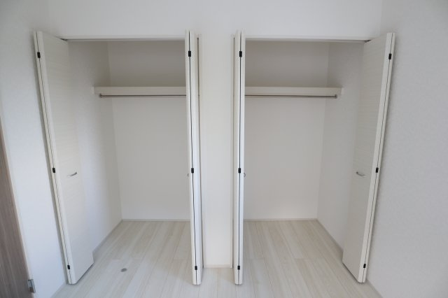 生駒市仲之町の一戸建ての収納