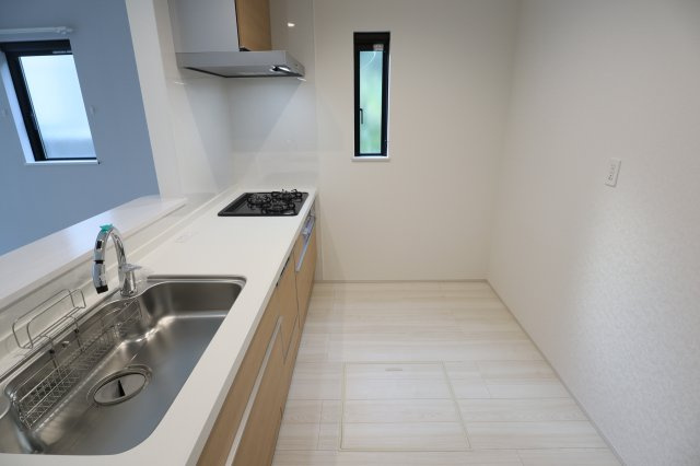 生駒市仲之町の一戸建ての内装