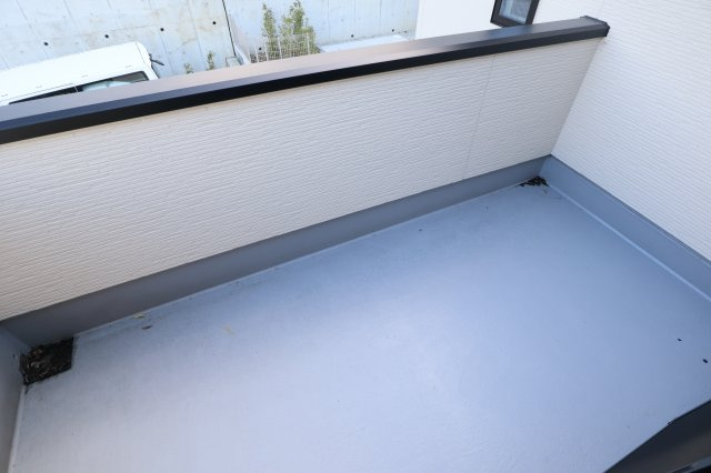 生駒市仲之町の一戸建てのバルコニー