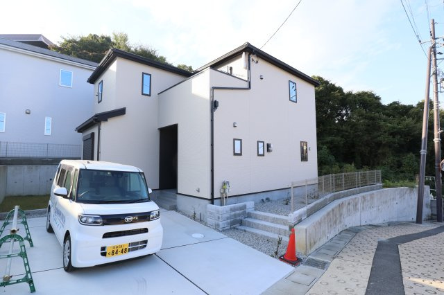 生駒市仲之町の一戸建ての外観