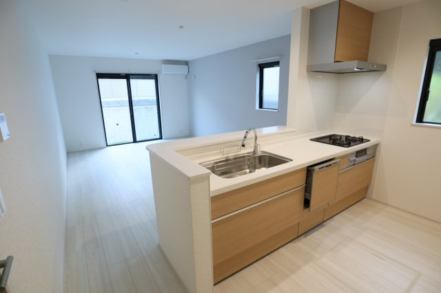 生駒市仲之町の一戸建てのキッチン