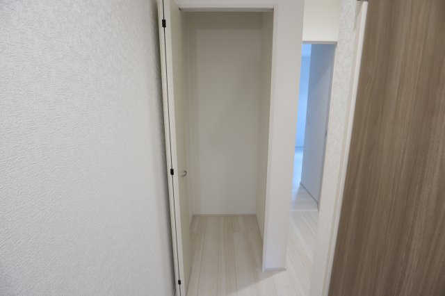 生駒市仲之町の一戸建ての収納