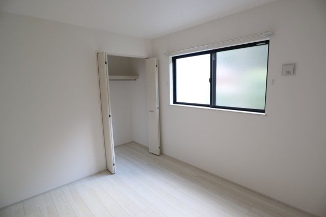 生駒市仲之町の一戸建ての居間・リビング