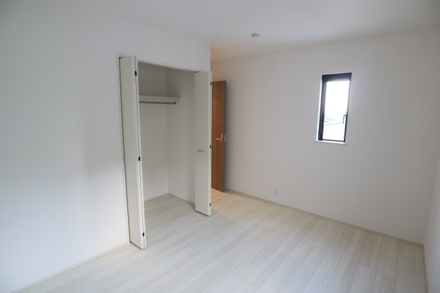 生駒市仲之町の一戸建ての居間・リビング