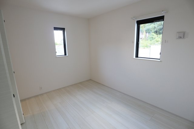 生駒市仲之町の一戸建ての居間・リビング