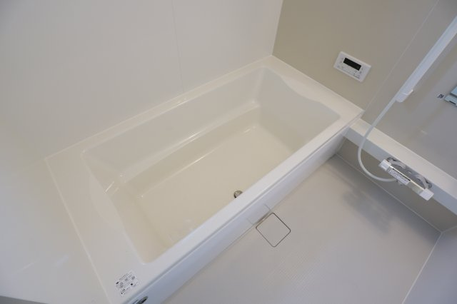 生駒市仲之町の一戸建ての浴室