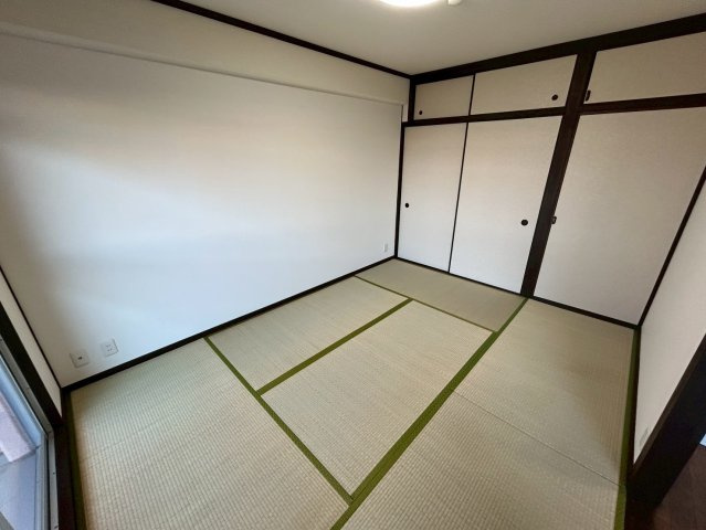 アーバンコート西条の和室