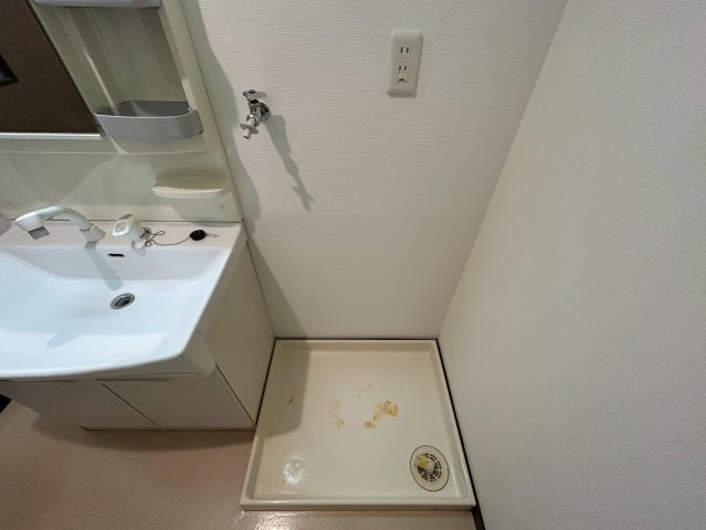 アーバンコート西条の洗面所