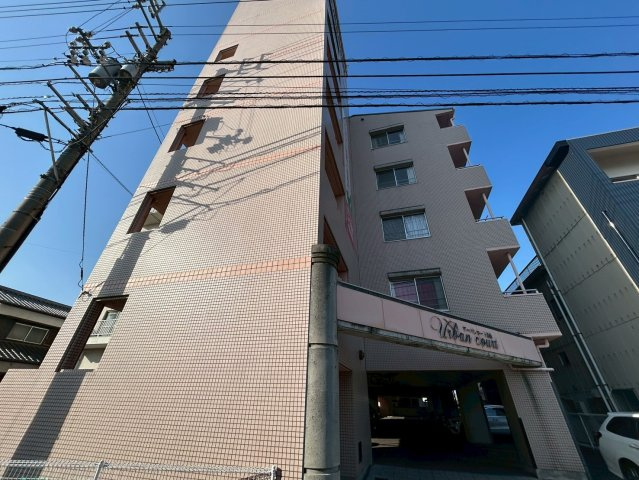 アーバンコート西条の外観