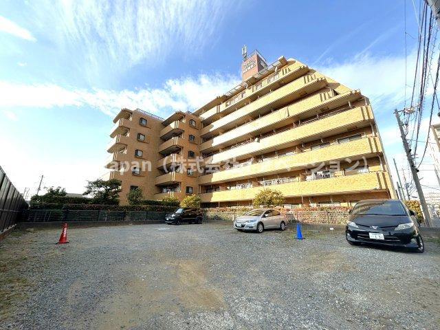 ライオンズマンション西船橋第３の外観|～ぜひ現地をご確認下さい～
陽当りや通風性など各所に施された工夫で住みやすさを実現。部屋の大きさや周辺環境・街並など、資料には掲載していない情報が現地にはたくさんございます。是非ご確認下さい。