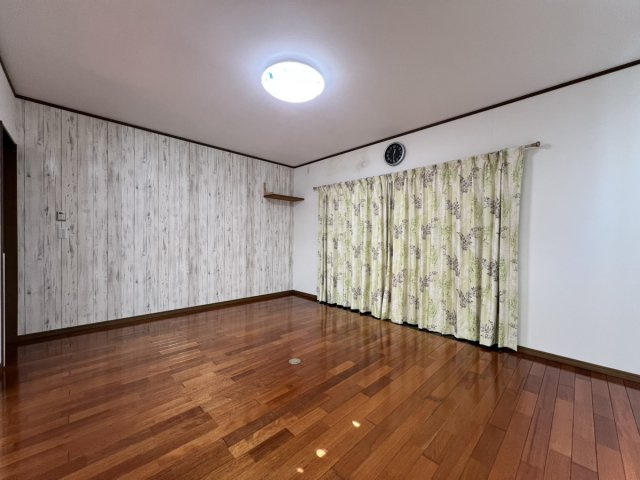 植柳元町戸建ての洋室