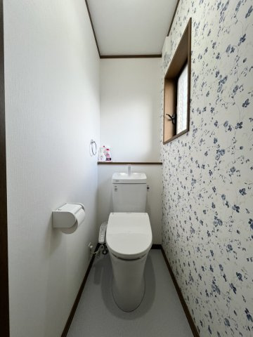 植柳元町戸建てのトイレ