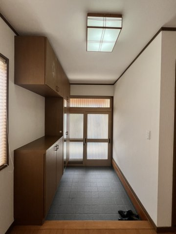 植柳元町戸建ての玄関