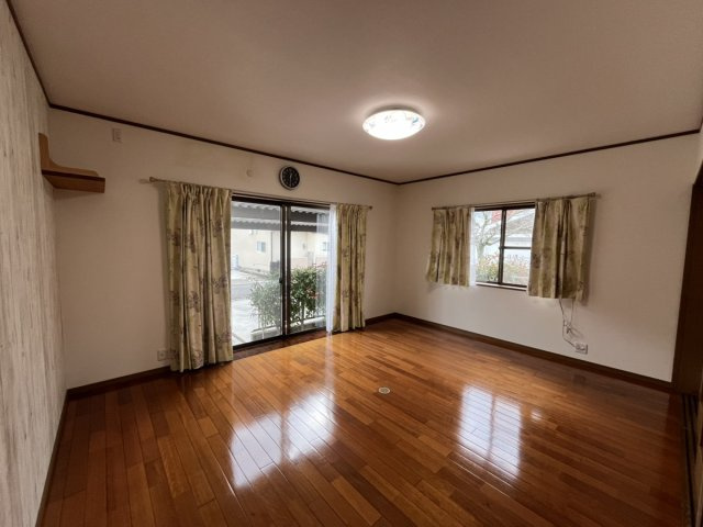 植柳元町戸建ての洋室