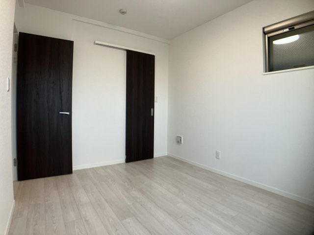 CLIVIA八幡の洋室